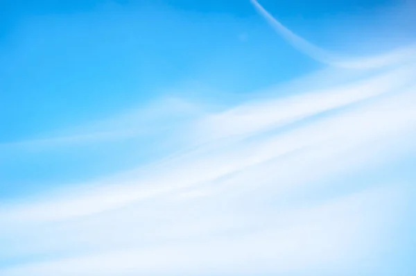 Abstrakcja biały dym na niebieskim tle — Zdjęcie stockowe