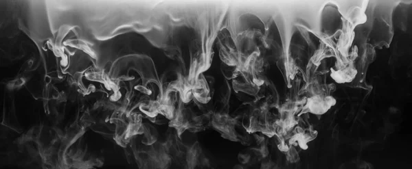 Abstract smoke on a dark background, isolated . — Stock Photo, Image