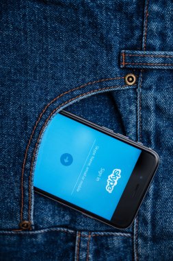 Skype metin sohbet video ve aramaları sağlayan bir uygulamadır