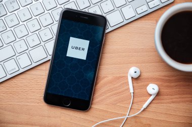 Uber akıllı telefon uygulaması tabanlı ulaşım ağıdır