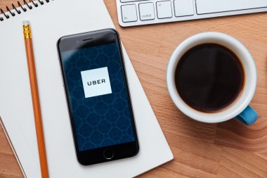 Uber akıllı telefon uygulaması tabanlı ulaşım ağıdır