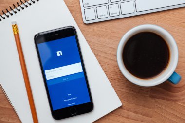 Facebook Mark Zuckerberg tarafından kurulan online sosyal ağ hizmetidir