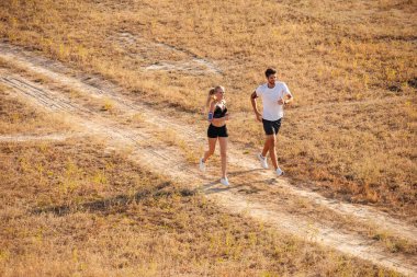 Açık havada egzersiz erkek ve kadın joggers