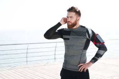 Denize yakın müzik dinlemek runner