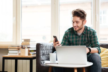 Telefon Office bakıyorsun adam
