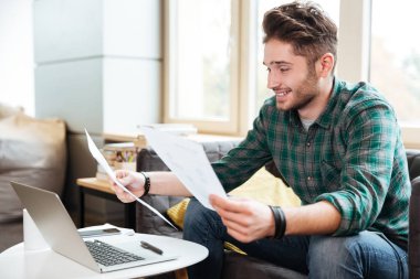 Belge tablosu tarafından adamla