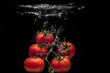 taze domates suya düştü