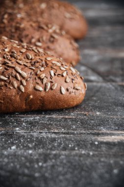 Ekmek fırın koyu ahşap tablo