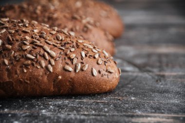 Ekmek fırın koyu ahşap tablo