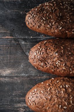 Ekmek fırın koyu ahşap tablo