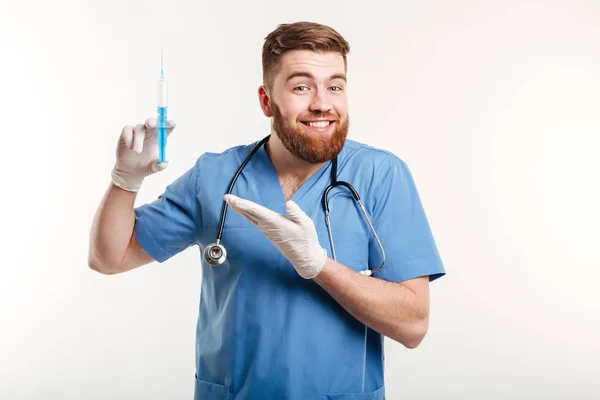 Retrato de um médico atraente feliz ou enfermeira — Fotografia de Stock