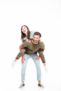 Onu adam arkasında oturan kadın