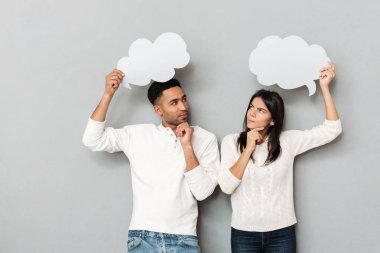 Düşünceli severler izole ararken