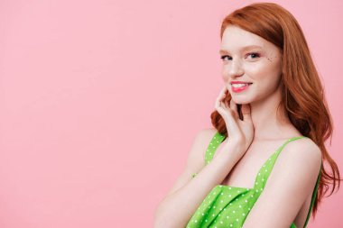 Sevimli kadın görünümlü kamera