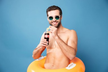 Pozitif delikanlı içme suyu izole şişe