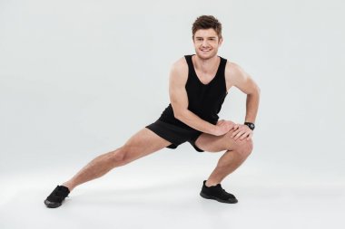 Spor önce ısınma kadar neşeli sağlıklı bir insan portresi