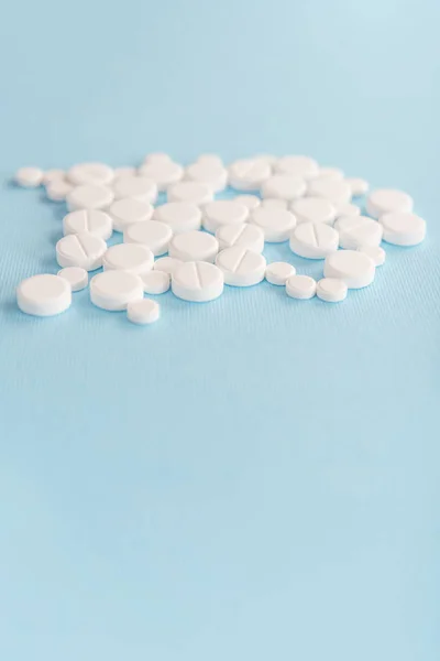 Un mucchio di pillole bianche — Foto Stock