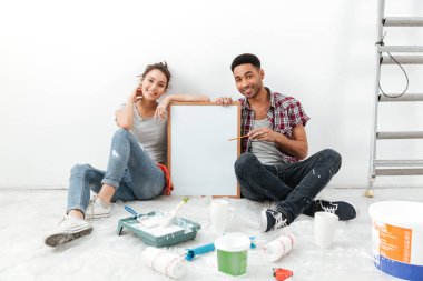 Çift kat holding boşaltmak yönetim kurulu yeni dairede oturan.