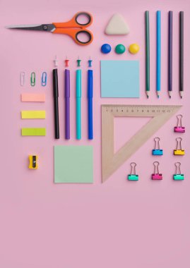 Çok sayıda ofis malzemesinin en iyi görüntü görüntüsü