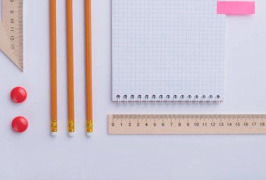 Çok sayıda ofis malzemesinin en iyi görünümü