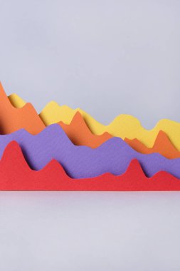 Gri arka plan üzerinde yalıtılmış iş grafikleri.