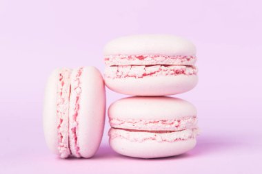 Üç tatlı mor makaron