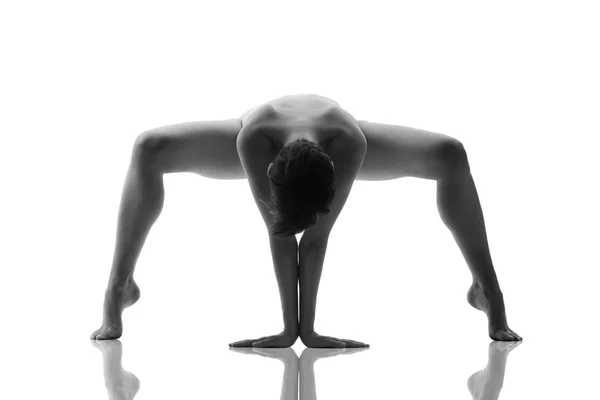 Young naked woman doing yoga exercise — Stock Photo, Image