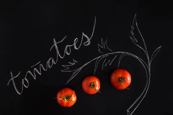 Zweig reife rote Kirschtomaten — Stockfoto