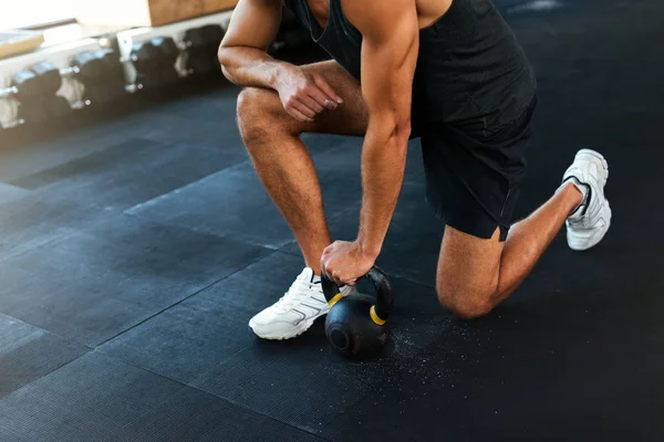 Modeporträt eines Mannes mit Gewicht — Stockfoto