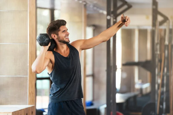 Fitness man makes selfie — Stock Photo, Image