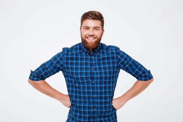 Portrét veselá redhead člověka stojícího izolované — Stock fotografie