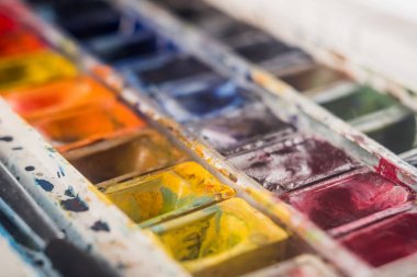 Görüntü boya kovaları ve izole fırçalar