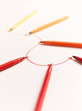 Doğrusal yol işaretleri ile boyalı resmini