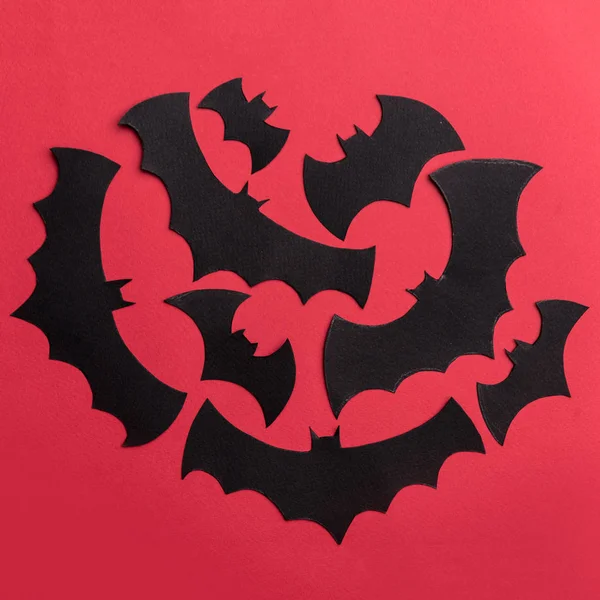 Symboles haloween traditionnels sur fond rouge pour logo — Photo