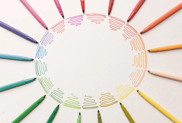Círculo com marcadores coloridos fazendo gradiente — Fotografia de Stock