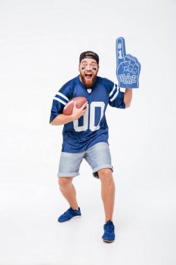 Mavi t-shirt izole duran adam fan çığlık