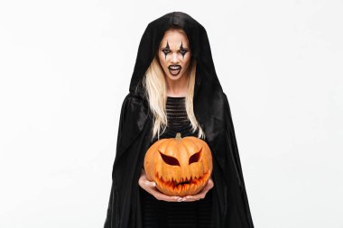 Cadılar Bayramı makyaj korkunç bir kızgın sarışın kadın portresi