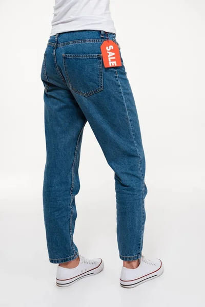 Close up retrato de uma perna feminina em jeans — Fotografia de Stock