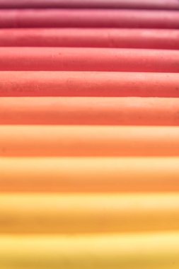 Tebeşir Pastel Sarı geçiş için kırmızı, yakın çekim