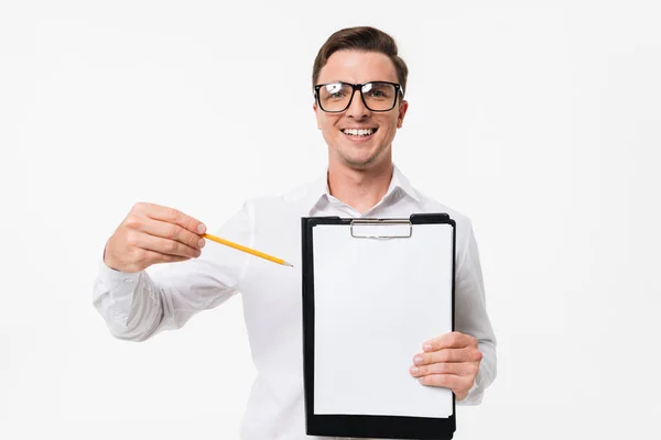 Retrato de um cara inteligente feliz em camisa branca — Fotografia de Stock