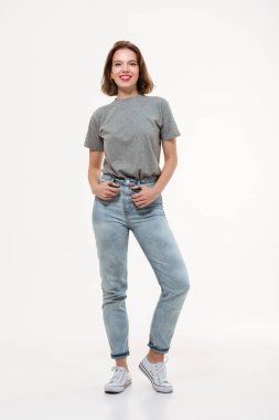 Genç ve güzel beyaz Bayan izole ayakta