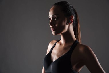 Bir çekici Asya fitness kadın portresi kapatın