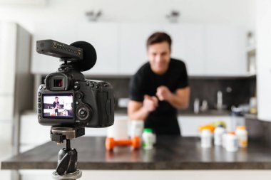Mutlu genç adam onun video blog bölüm filme
