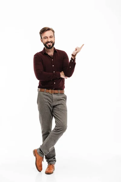 Retrato de comprimento total de um homem feliz confiante — Fotografia de Stock