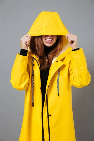 Portrait of a young girl — Stock Photo, Image