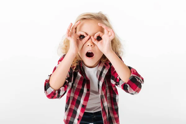 Retrato de una niña conmocionada —  Fotos de Stock