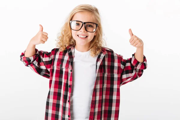 Retrato de una niña alegre en gafas graduadas —  Fotos de Stock