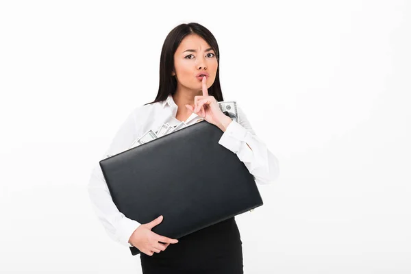 Primer plano retrato de un serio asiático mujer de negocios —  Fotos de Stock