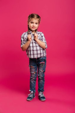 Mutlu sevimli küçük kız çocuğu