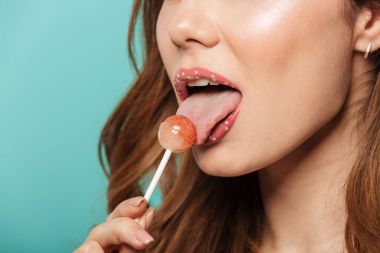 Seksi bir kahverengi saçlı kadın Güzellik Portresi kadar kapatın